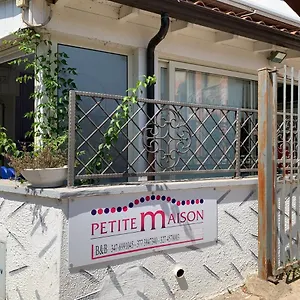 Petite Maison Bed & Breakfast
