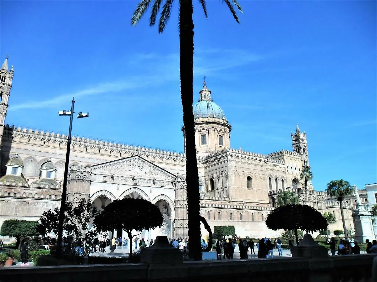 מלון פלרמו Le Vie Del Centro 2*,